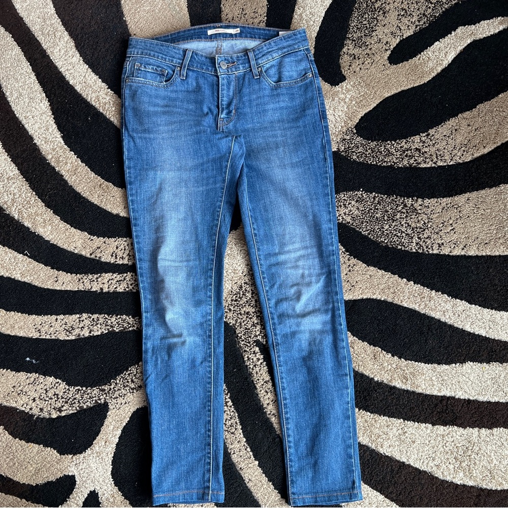 Levi’s Low Rise Cropped Skinny 711 - Picture 6 of 8